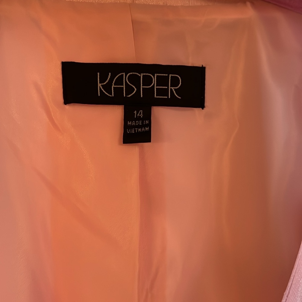 Pretty pink jacket - Picture 2 of 4
